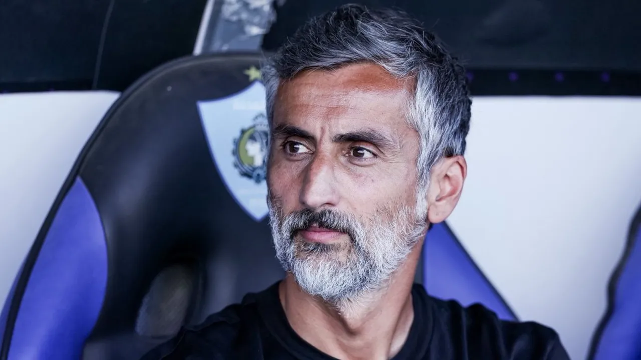 انتقال محتمل.. ريبييرو مرشح لقيادة أيك السويدي بعد إقالة الأهلي